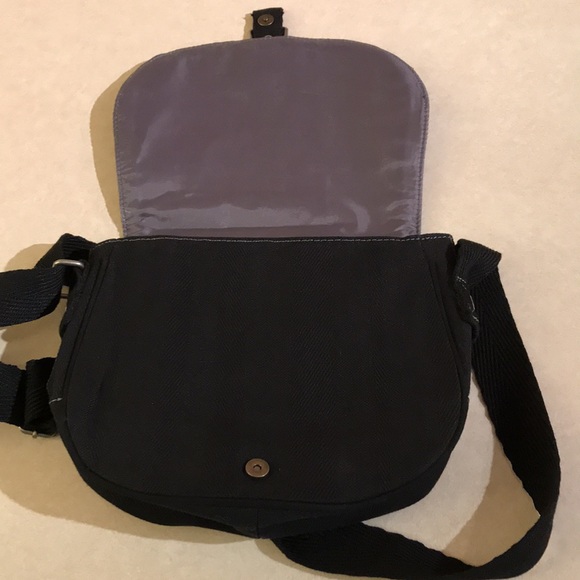 Thirty-One Free To Be Crossbody NWOT! - Picture 5 of 10